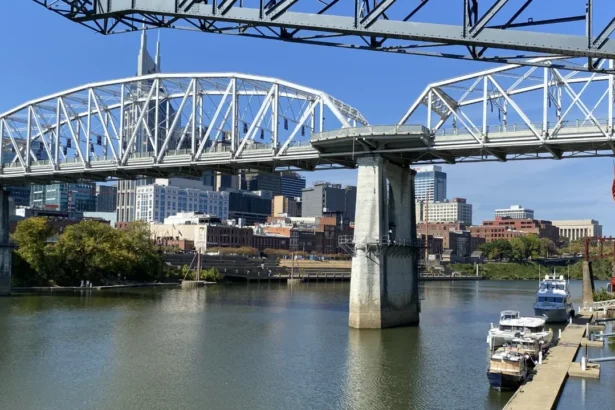 gay street and cumberland river: A Traveler's Guide