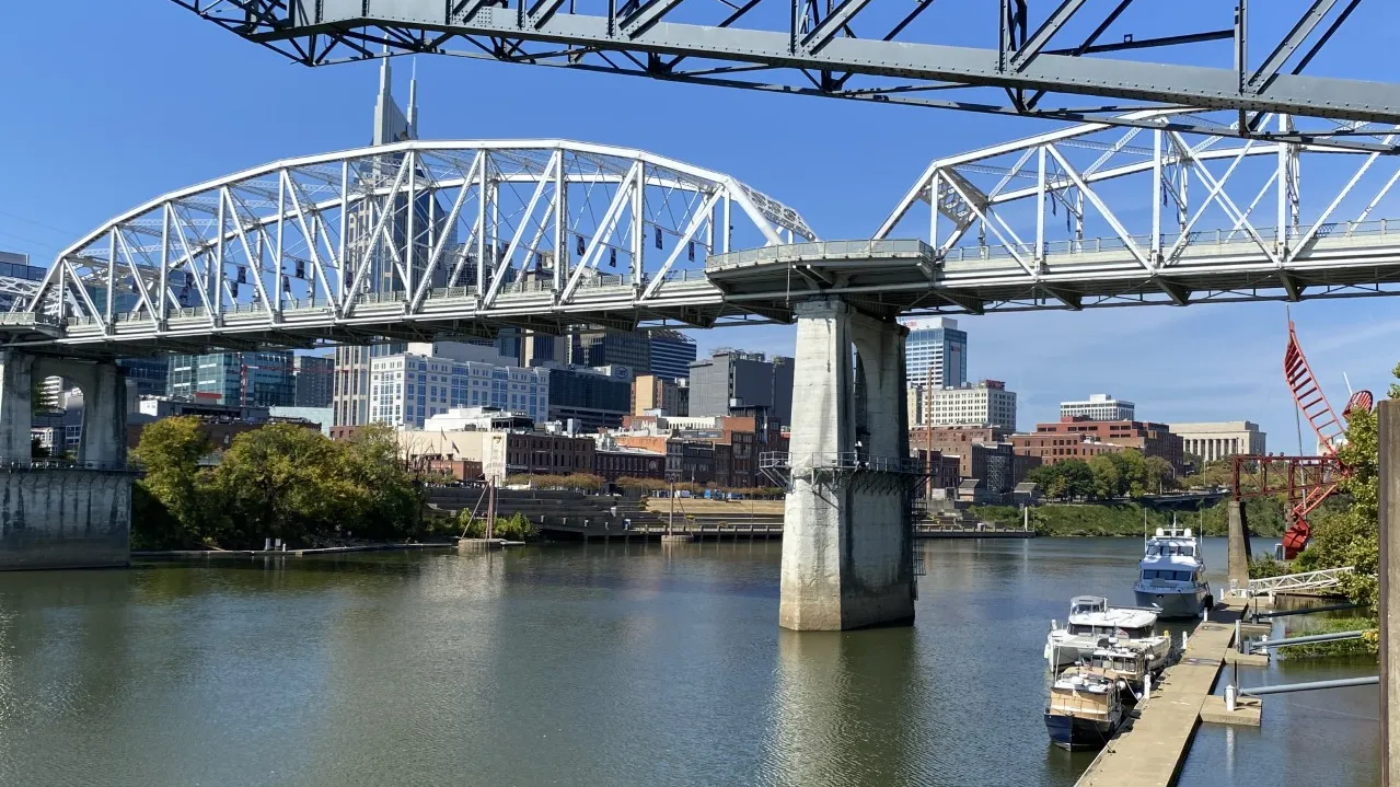 gay street and cumberland river: A Traveler's Guide